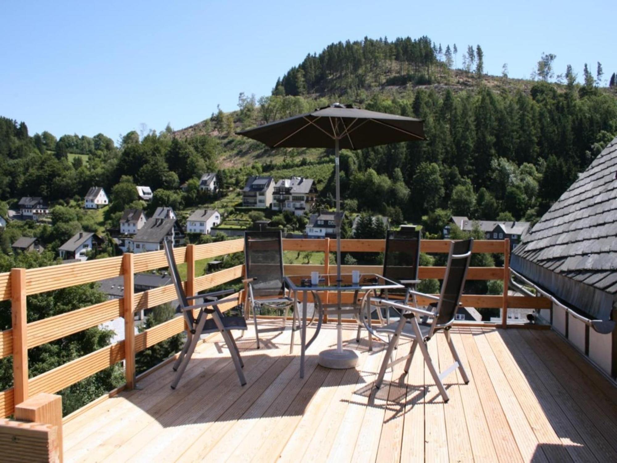 Large holiday home in Willingen with private garden&several terraces Buitenkant foto